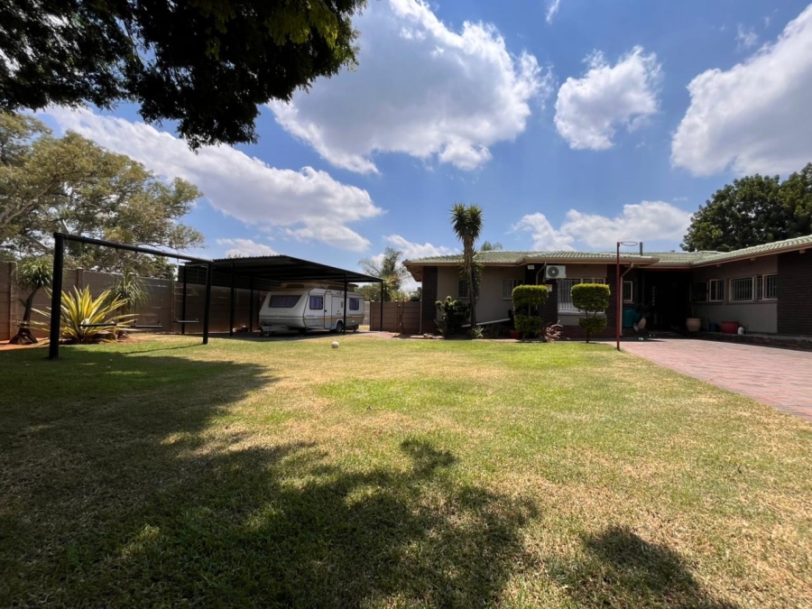 4 Bedroom Property for Sale in Protea Park North West
